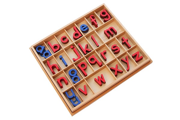 gambar Papan Penyusunan Huruf (Moveable Alphabet)